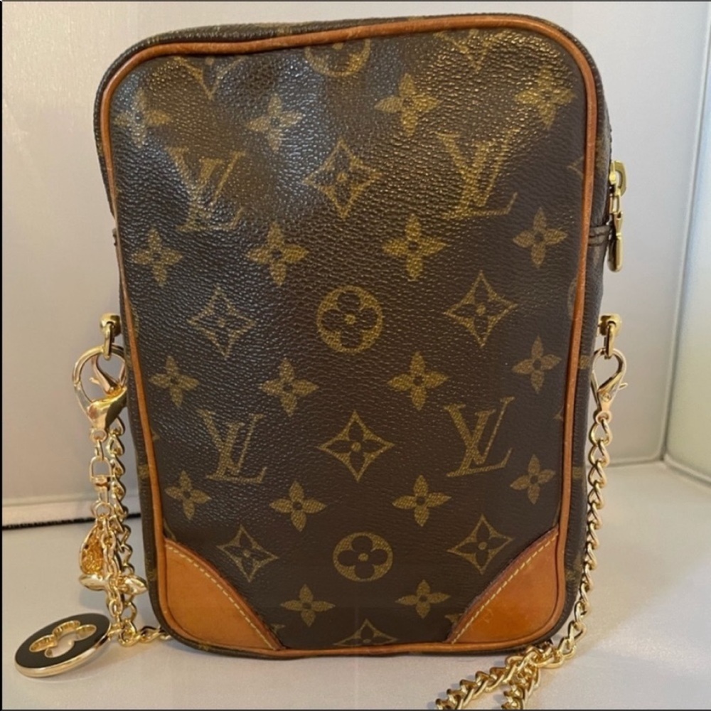 Louis Vuitton Vintage Amazone GM Crossbody Bag - Picture 6 of 16